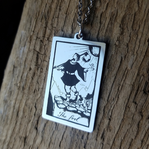 🖤 The Fool- Stainless Tarot Card Necklace - Picture 6 of 6